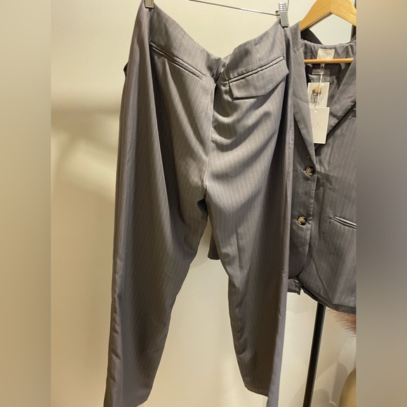 NIA Eloise Low Rise Wide Leg Pants - Gray - Picture 7 of 7